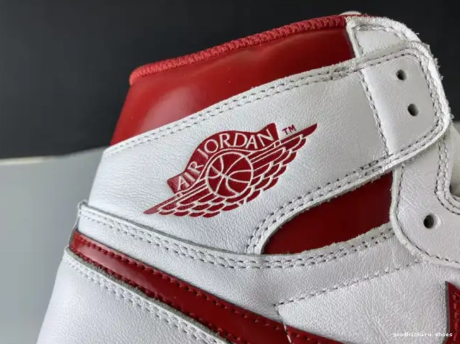 Cheap (2017) Metallic 555088-103 Retro 1 Jordan Air Red 0421